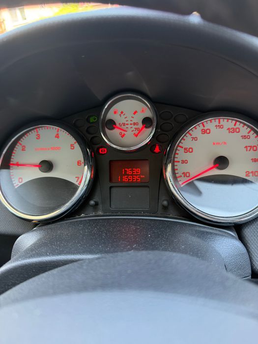 Vând Peugeot 207