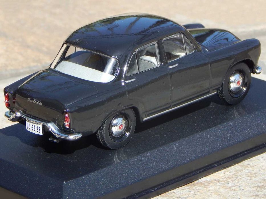 Macheta Simca Aronde P60 Bacalan 1958 1:43 cu ambalaj
