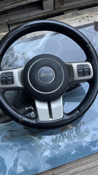 Volan cu incalzire airbag jeep Grand Cherokee 2012 piese dezmembrari