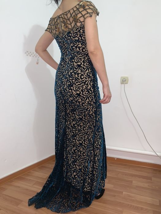 Продаётся вечернее платье