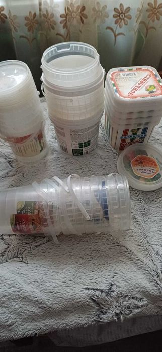 Отдам даром ведерки, контейнеры