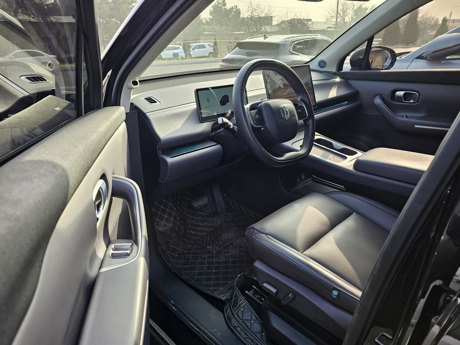 LEAPMOTOR c16..2dop opsiya. Yili 2024. Yurgani 30000. Narxi 27900