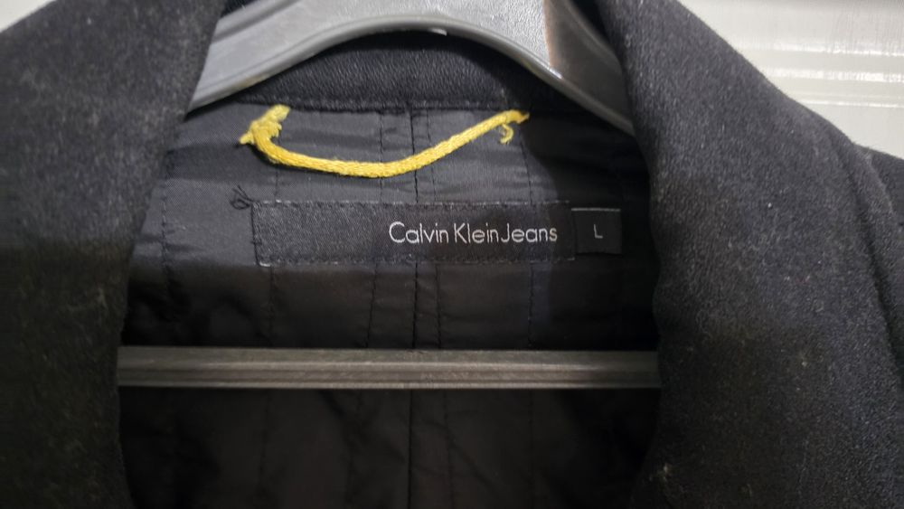 Продам оригинальное пальто Calvin Klein Jeans