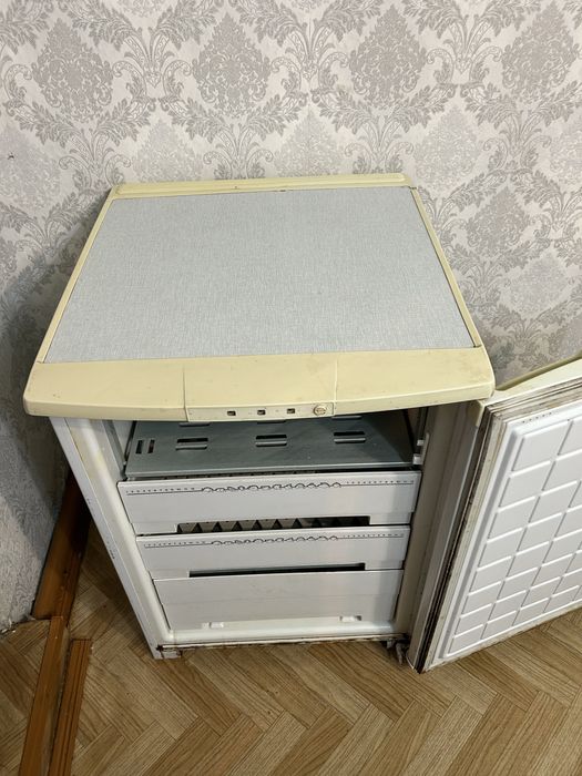 Продам морозильник