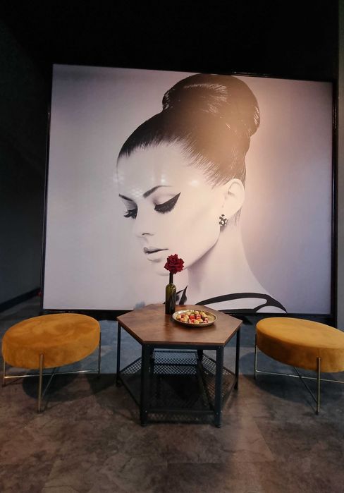 Salon Brooklyn inchiriaza 4 posturi: coafura/frizerie, gene,manichiura