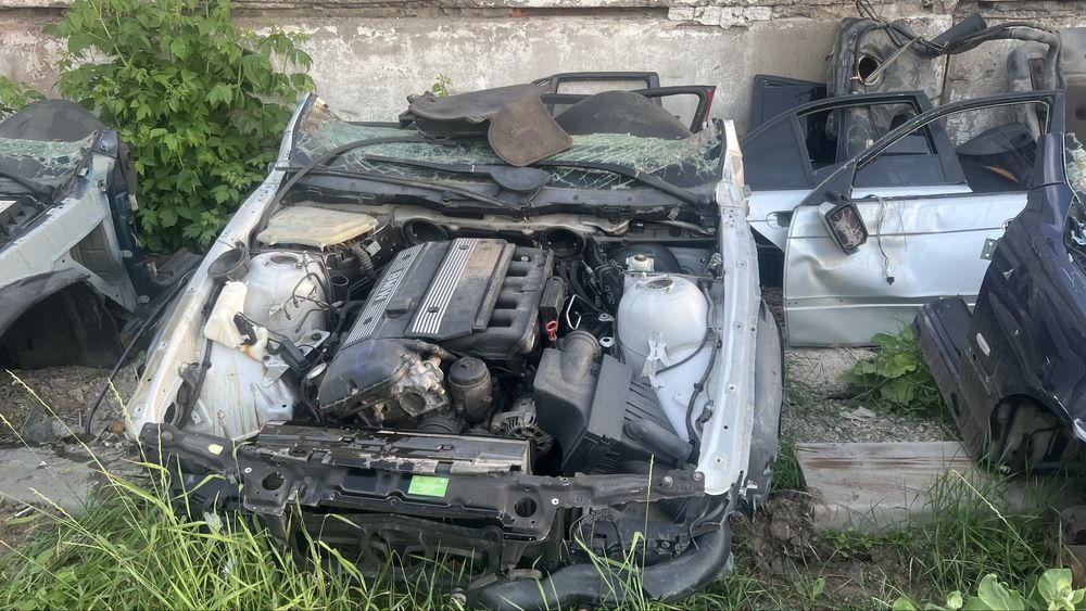 Продам запчасти на бмв е39
