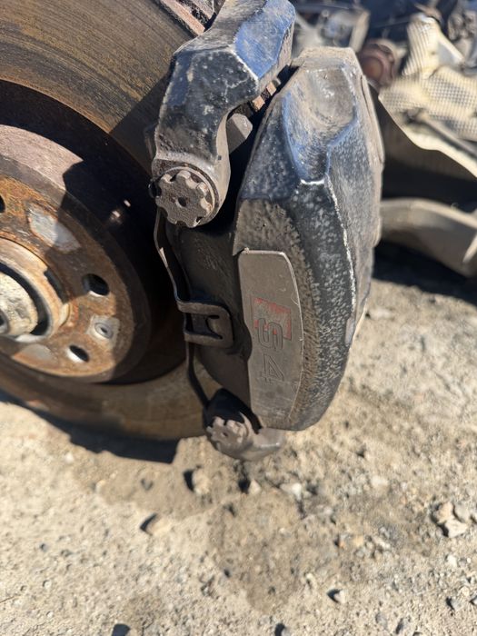 Предни спирачки от Ауди с4 б8 345мм