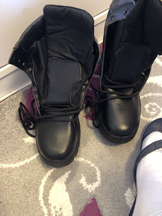 Bocanci piele noi masuri 40 si 42 noi in stare impecabila