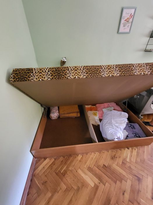 Легло приста тек и половина