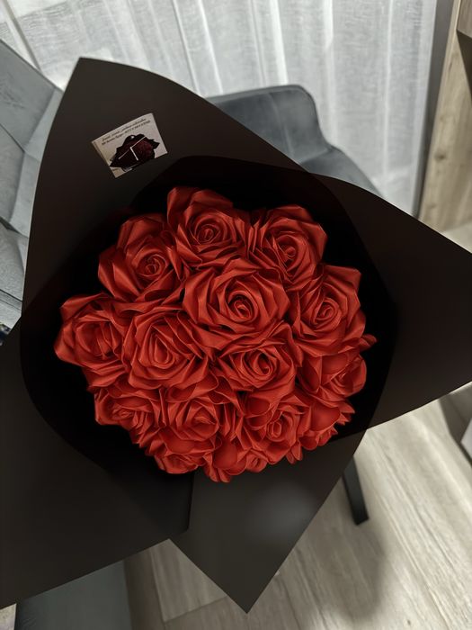 Розы из атласных лент