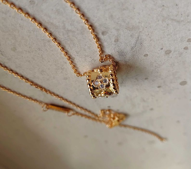 Златно дамско колие - Van Cleef & Arpels VCA, Perlée clovers pendant