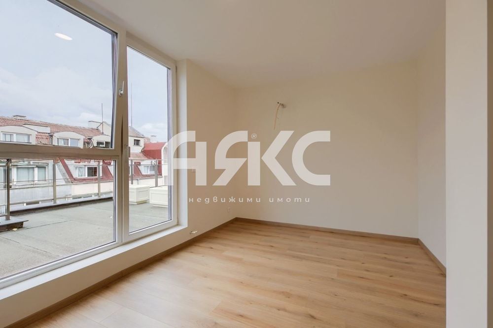 Продава се Тристаен апартамент в София, Манастирски ливади - 155 кв.м за 1096 €/кв.м - Снимка #3
