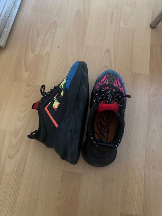 Versace Chain reaction
