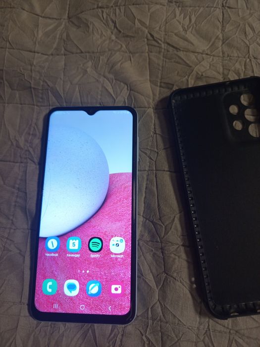 Продавам Samsung Galaxy A13