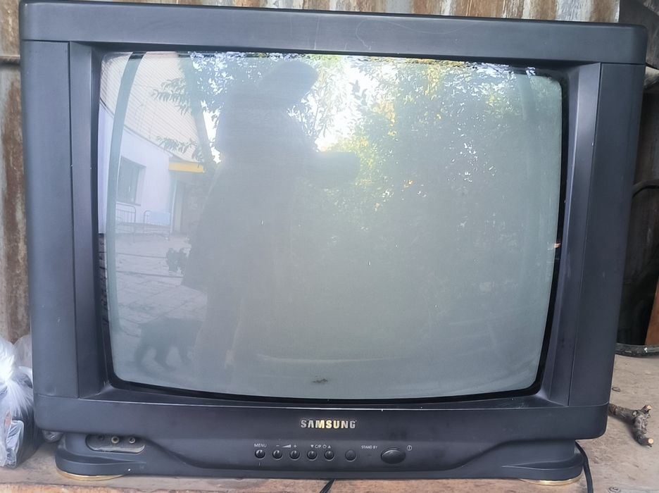 Телевизор samsung