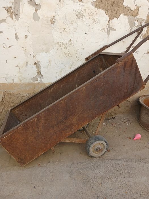 Продаётся железная тележка