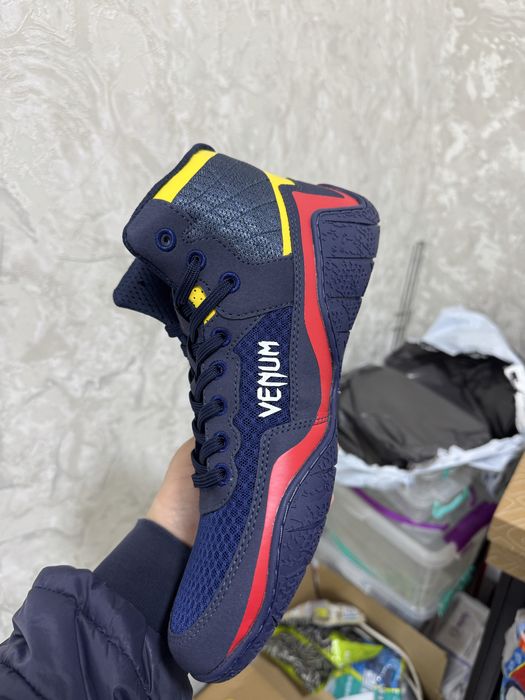 Продаеться борцовка Venum elite wrestling 41 размер.