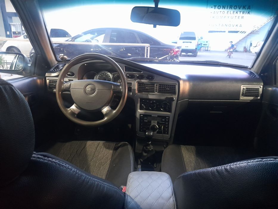 Nexia 2 1,6 sotiladi