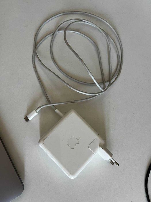 MacBook Pro 16” 2019 | i7 | 16GB RAM | 512GB SSD | Defect ecran