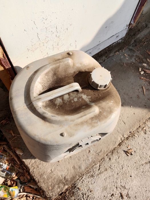 Продам канистру 50 литров