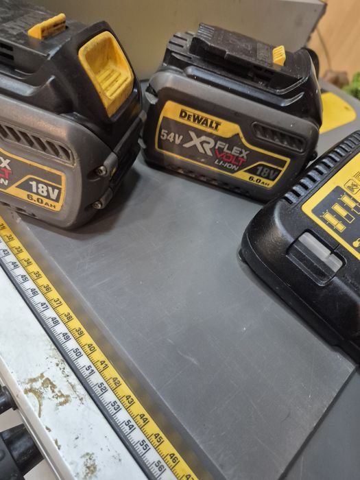 Fierăstrău circular de banc Dewalt