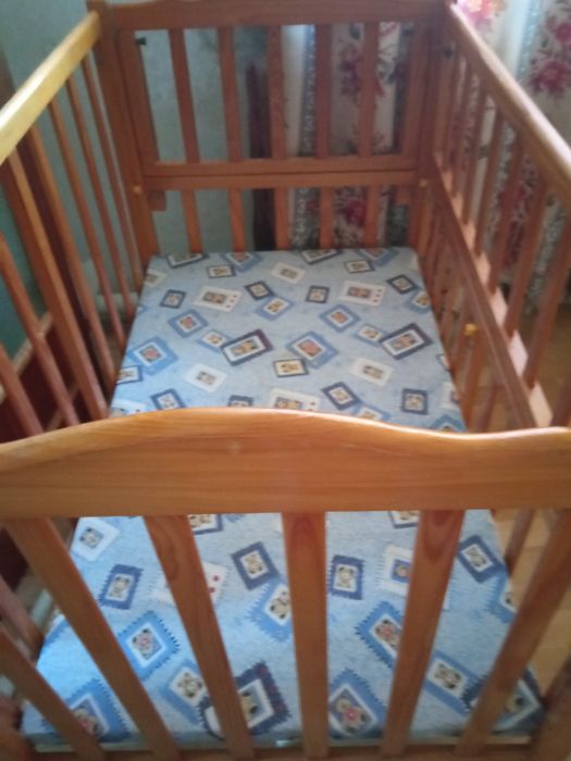 Продам детскую кроватку