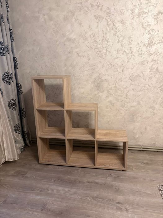 Bibliotecă 129.5 ×129.5×29 cm.