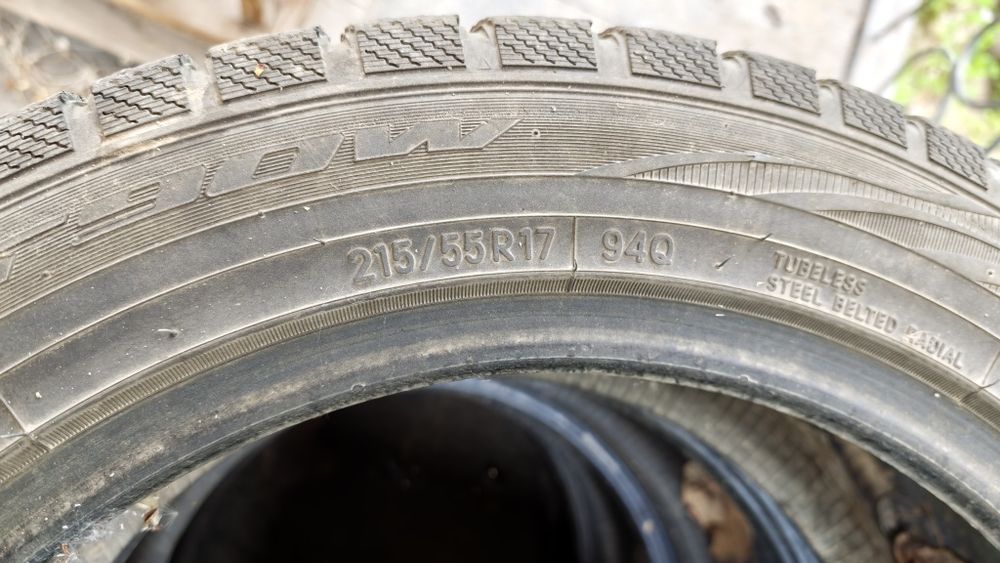 Продам покрышки 215/55 R17