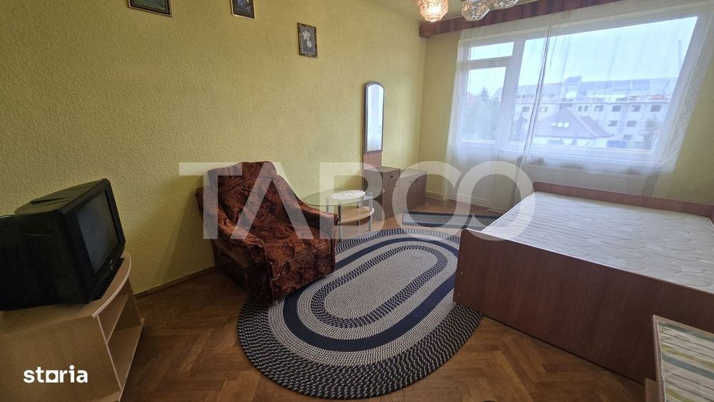 Apartament de vanzare 2 camere decomandate etaj intermediar Strand