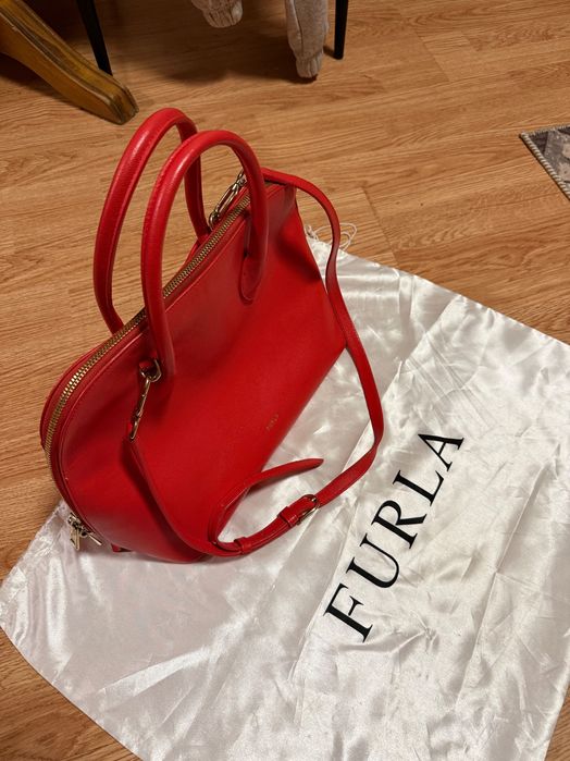 Дамска чанта Furla Code M Dome Bag