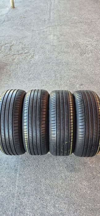 4 anvelope vara Pirelli 215/55/17,dot 2022.Pretul este pe bucata.