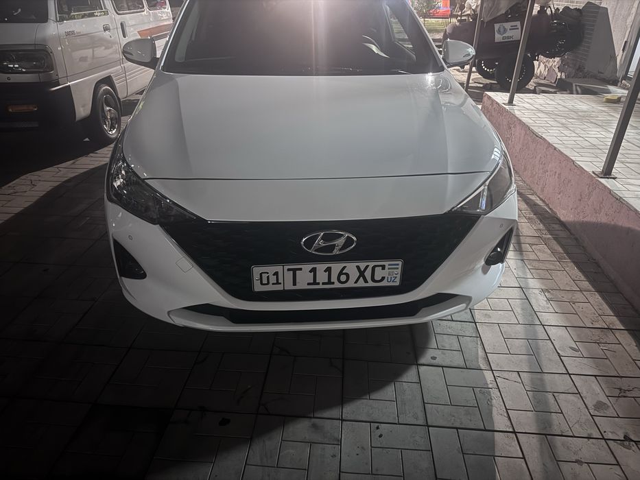 Продаю машину Hyundai Accent 2020 года
