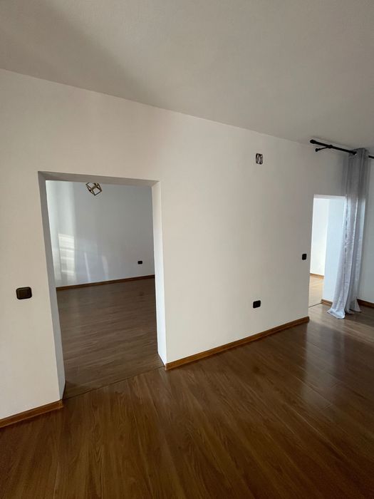 Vand cladire nefinisata exterior,la șoseaua principală comuna Iordacheanu,sat Plavia