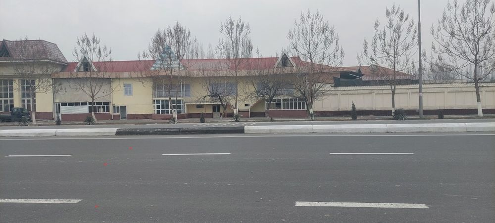 Йул буйида нотурар бино сотилади