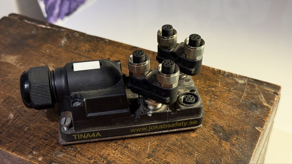 TINA4A 2TLA020054R0300 ABB Connection Block dynlink