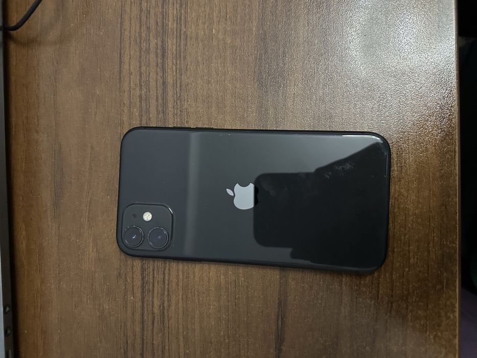 Айфон 11  с гаранти