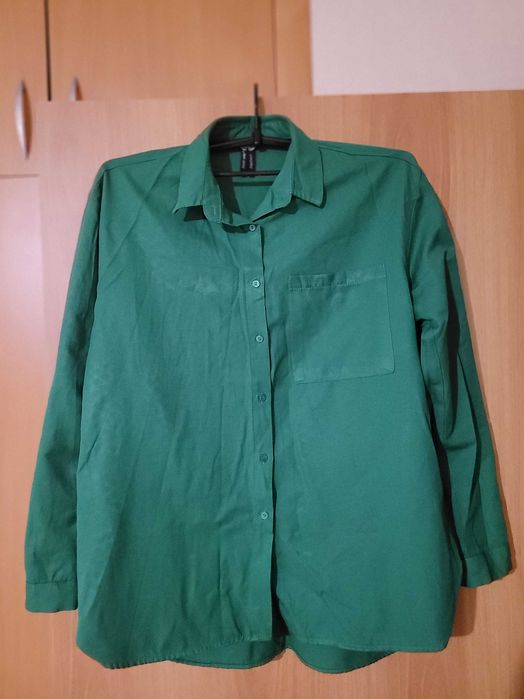 Продам одежду в состоянии нового.