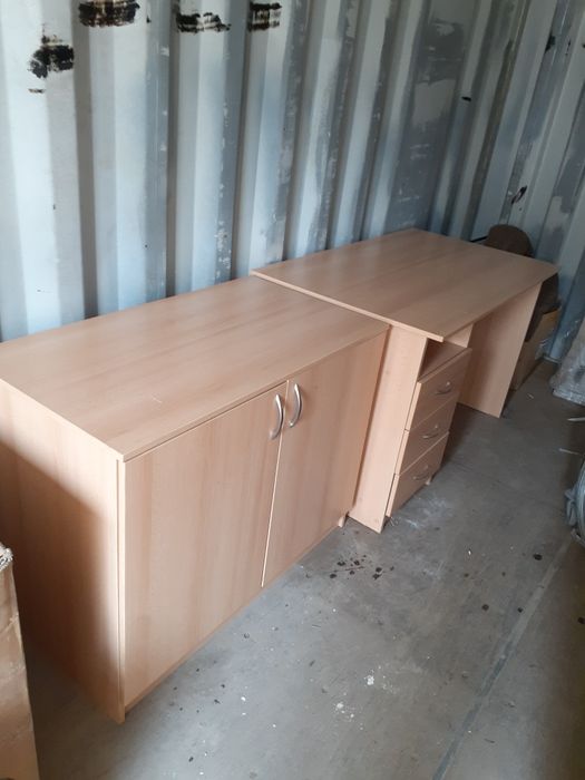 Компьютерный  стол и шкаф  для офис