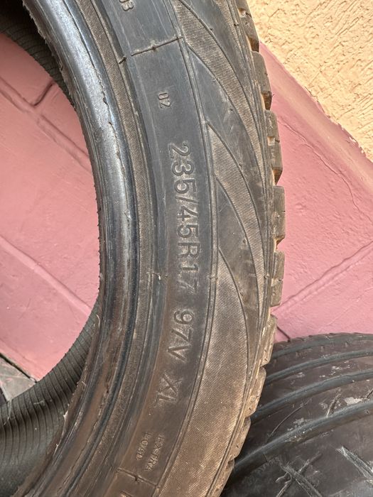 Летние шины 235/45 R17 комплеткт