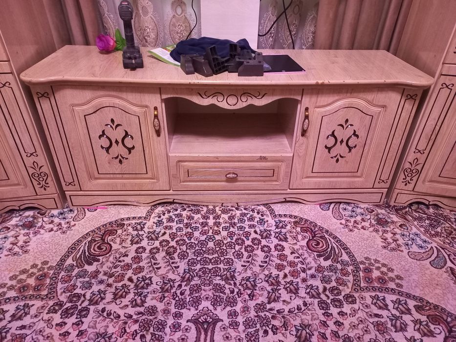 Мебель камот сервант