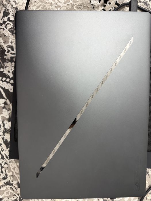 Asus rog zephyrus G16