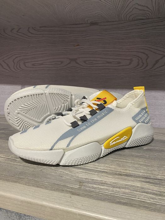 Кросовки новые унисекс