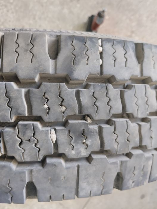 Продам резину 7/00/16