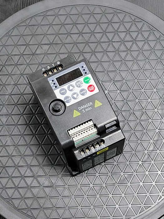 Честотен инвертор 0,75 кВт, 380V, 2,1А