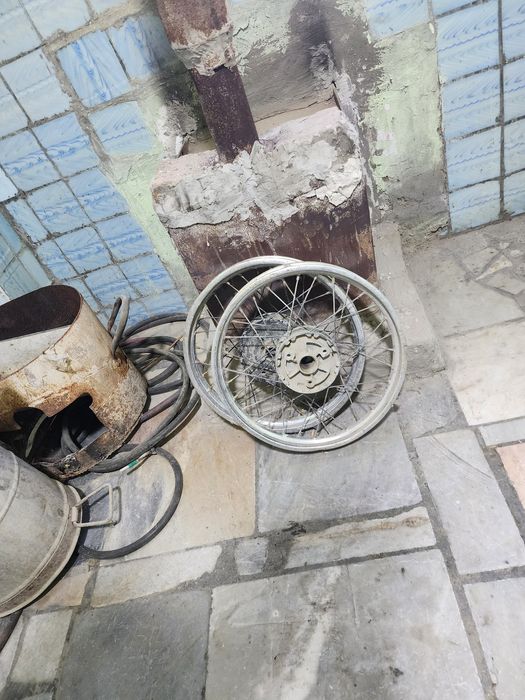 2 ta diska hamda damkrat sotiladi narxini kelishamiz