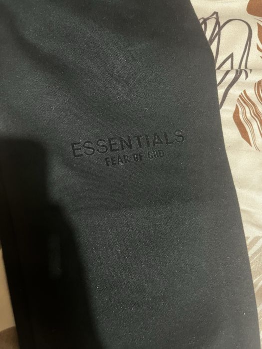 Pantaloni essentials