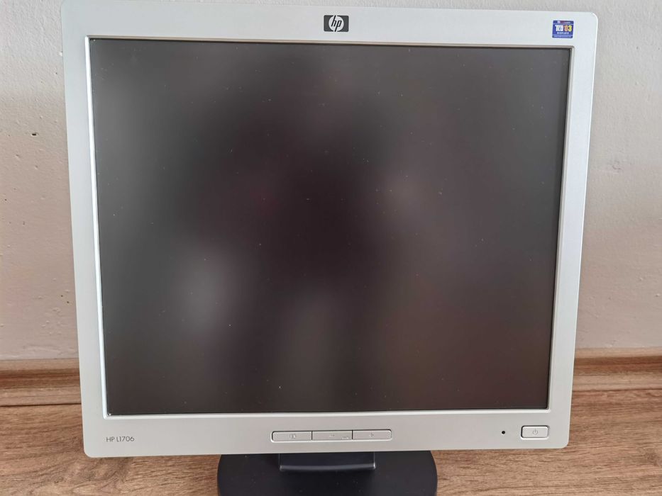 HP 17 инчов LCD монитор