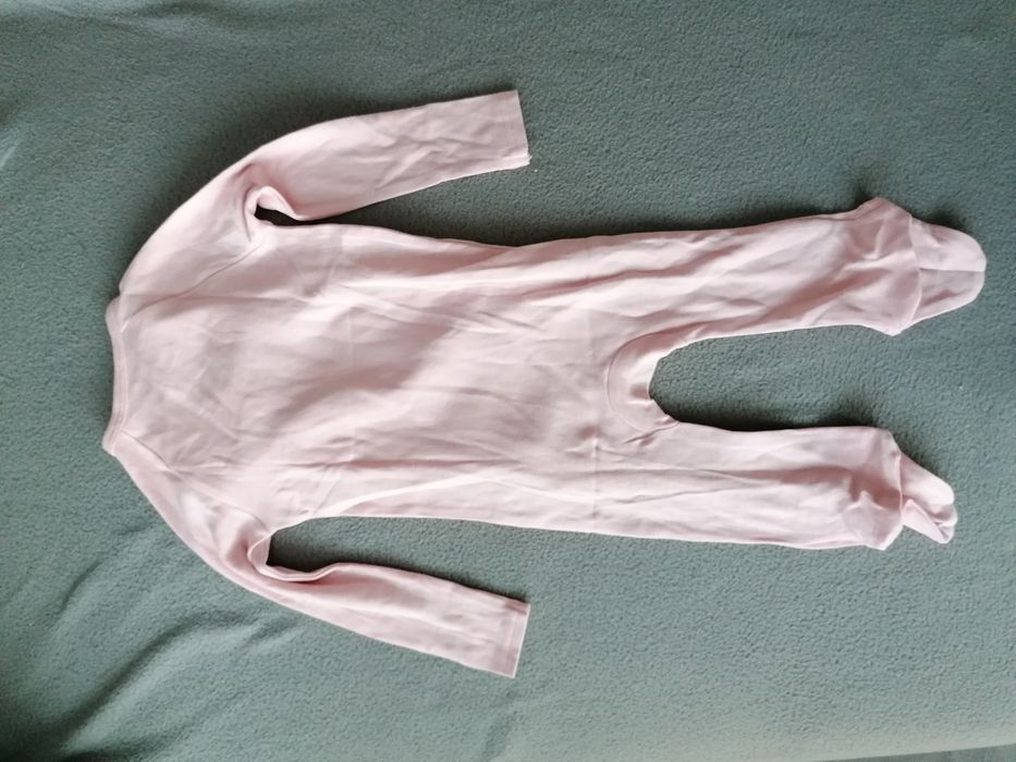 Чисто нови 2бр боди и гащиризон размер 74-80см.