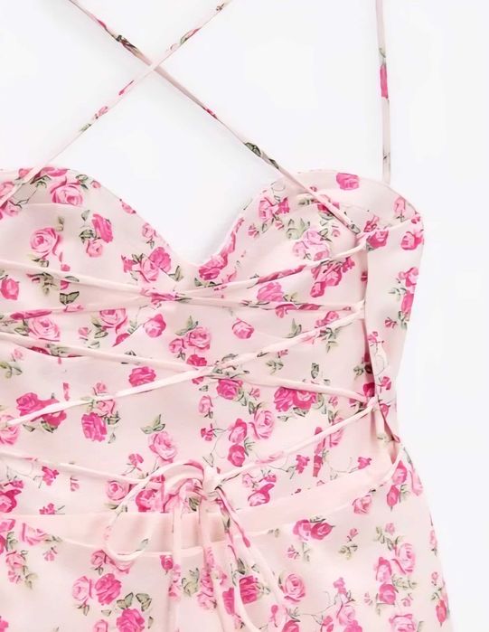 Продавам тази рокля на ZARA от лен в размер С