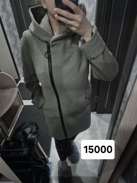 Продам женские куртки